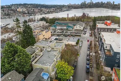3420 Burke N #C-308, Seattle, WA 98103 - Photo 27