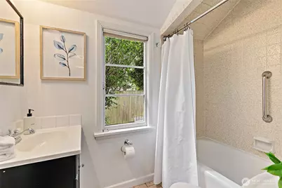 1711 NE 113th Street, Seattle, WA 98125 - Photo 13