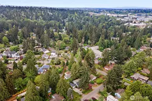 1711 NE 113th St, Seattle, WA 98125 - Photo 33