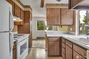 412 213th Pl SW, Bothell, WA 98021 - Photo 17