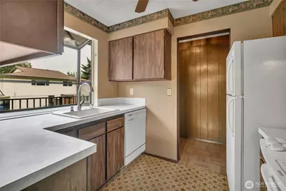 412 213th Place SW #21D, Bothell, WA 98021 - Photo 15