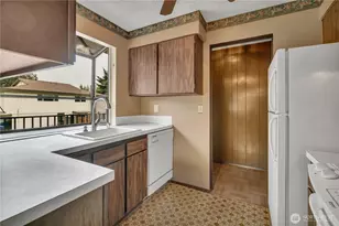 412 213th Pl SW, Bothell, WA 98021 - Photo 15
