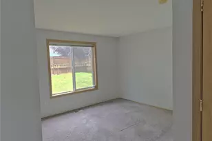 7409 Village Dr, Sumner, WA 98390 - Photo 11