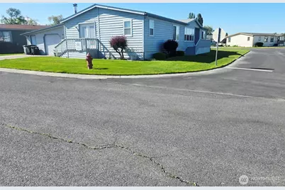 2240 W Broadway NE #224, Moses Lake, WA 98837 - Photo 5