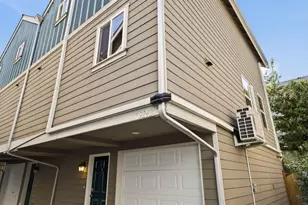 9243 Ashworth Ave N, Seattle, WA 98103 - Photo 37