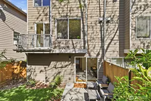 9243 Ashworth Ave N, Seattle, WA 98103 - Photo 33