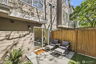 9243 Ashworth Ave N, Seattle, WA 98103 - Photo 35