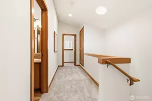 9243 Ashworth Ave N, Seattle, WA 98103 - Photo 19