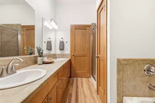 9243 Ashworth Ave N, Seattle, WA 98103 - Photo 21