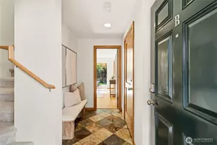 9243 Ashworth Ave N, Seattle, WA 98103 - Photo 27