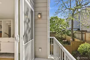 9243 Ashworth Ave N, Seattle, WA 98103 - Photo 13