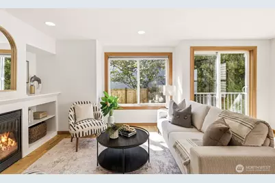 9243 Ashworth Avenue N #B, Seattle, WA 98103 - Photo 3