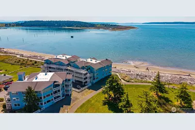 651 SE Bayshore Drive #E102, Oak Harbor, WA 98277 - Photo 1