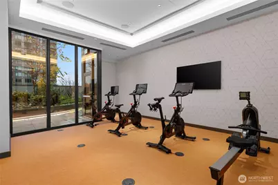 889 Avenue Square NE #908, Bellevue, WA 98004 - Photo 21