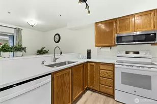 19410 Bothell Way NE, Bothell, WA 98011 - Photo 17