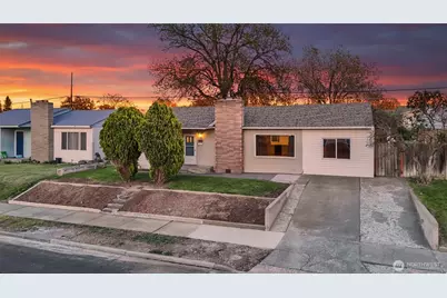 807 S Hawthorne Drive, Moses Lake, WA 98837 - Photo 1