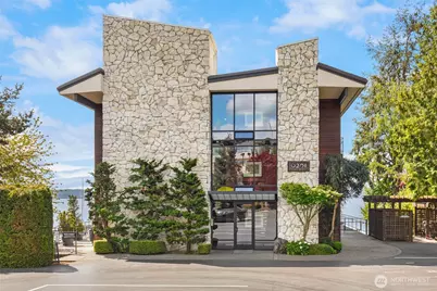 6201 Lake Washington Boulevard NE #208, Kirkland, WA 98033 - Photo 1