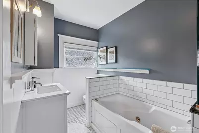 4015 Ashworth Avenue N, Seattle, WA 98103 - Photo 25