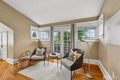 4015 Ashworth Avenue N, Seattle, WA 98103 - Photo 23