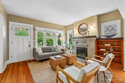 4015 Ashworth Avenue N, Seattle, WA 98103 - Photo 5