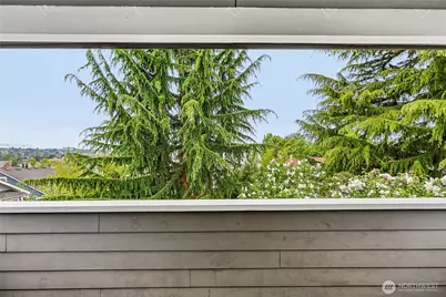 4015 Ashworth Avenue N, Seattle, WA 98103 - Photo 27