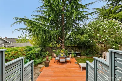4015 Ashworth Avenue N, Seattle, WA 98103 - Photo 33