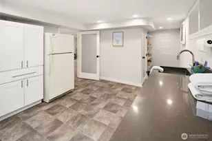 2660 36th Ave W, Seattle, WA 98199 - Photo 23