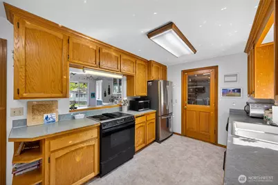 2684 Olympic Drive, Oak Harbor, WA 98277 - Photo 5