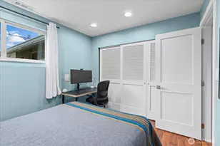 17013 NE 18th St, Bellevue, WA 98008 - Photo 21
