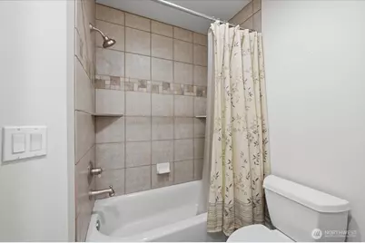 24121 NE 1st Place, Sammamish, WA 98074 - Photo 27