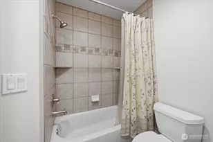 24121 NE 1st Pl, Sammamish, WA 98074 - Photo 27