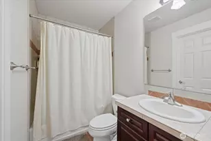 24121 NE 1st Pl, Sammamish, WA 98074 - Photo 23