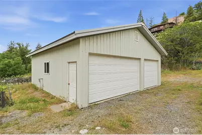 233 E Gibson, Chelan, WA 98816 - Photo 15