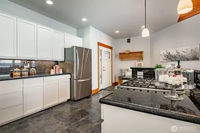 2176 Montfort Avenue, Blaine, WA 98230 - Photo 11