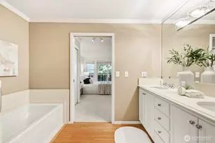 10327 NE 19th Pl, Bellevue, WA 98004 - Photo 15