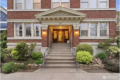 317 18th Avenue E, Seattle, WA 98112 - Photo 3