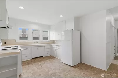 317 18th Avenue E, Seattle, WA 98112 - Photo 11