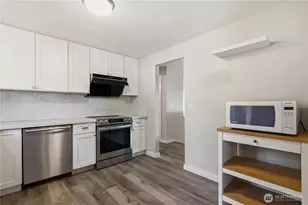 12020 NE 83rd St, Kirkland, WA 98033 - Photo 11