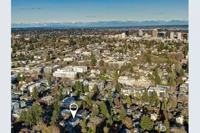 4258 Whitman Avenue N, Seattle, WA 98103 - Photo 11