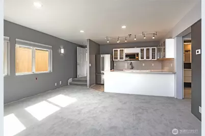 4258 Whitman Avenue N, Seattle, WA 98103 - Photo 23