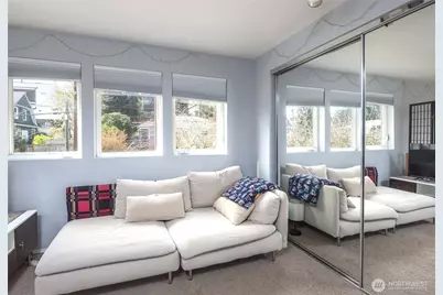 4258 Whitman Avenue N, Seattle, WA 98103 - Photo 21