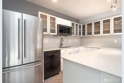 4258 Whitman Avenue N, Seattle, WA 98103 - Photo 25