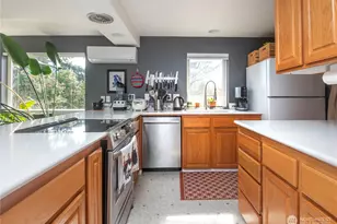 4258 Whitman Ave N, Seattle, WA 98103 - Photo 17