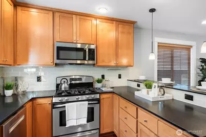 4429 41st Avenue SW #B, Seattle, WA 98116 - Photo 17
