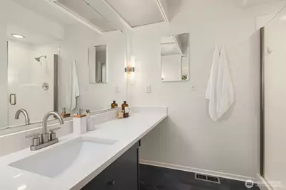 7231 91st Place SE, Mercer Island, WA 98040 - Photo 15