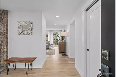 17420 158th Avenue SE, Renton, WA 98058 - Photo 3