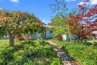 229 W Allen Avenue, Chelan, WA 98816 - Photo 1