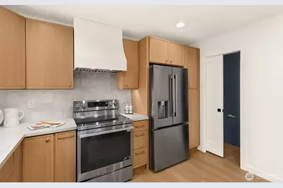 7340 B 40th Avenue NE, Seattle, WA 98115 - Photo 11