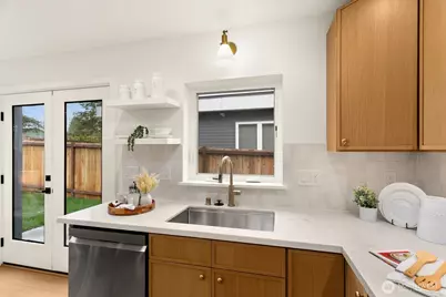 7340 B 40th Avenue NE, Seattle, WA 98115 - Photo 9