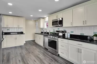 11605 87th Avenue S, Seattle, WA 98178 - Photo 11